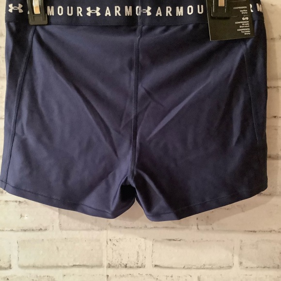 Under Armour Women’s Large HeatGear Shorty Shorts - Picture 3 of 5